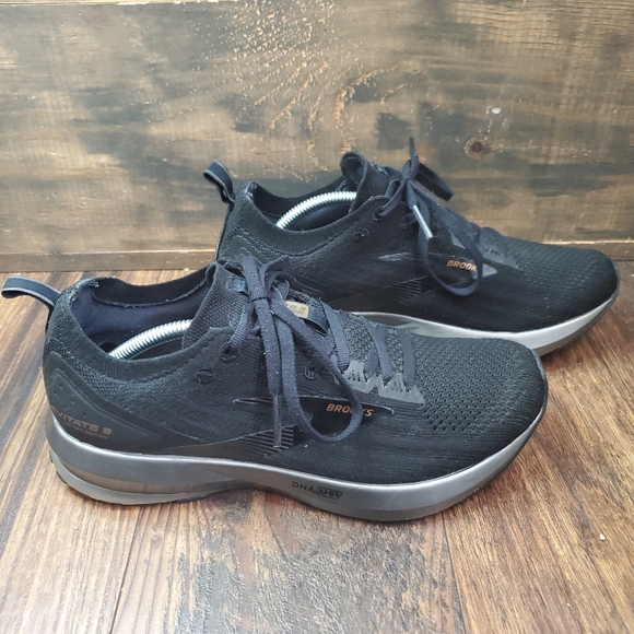 Brooks LEVITATE 3 Black Limited Edition Running Sneakers Womens Size 8.5 - Picture 5 of 8